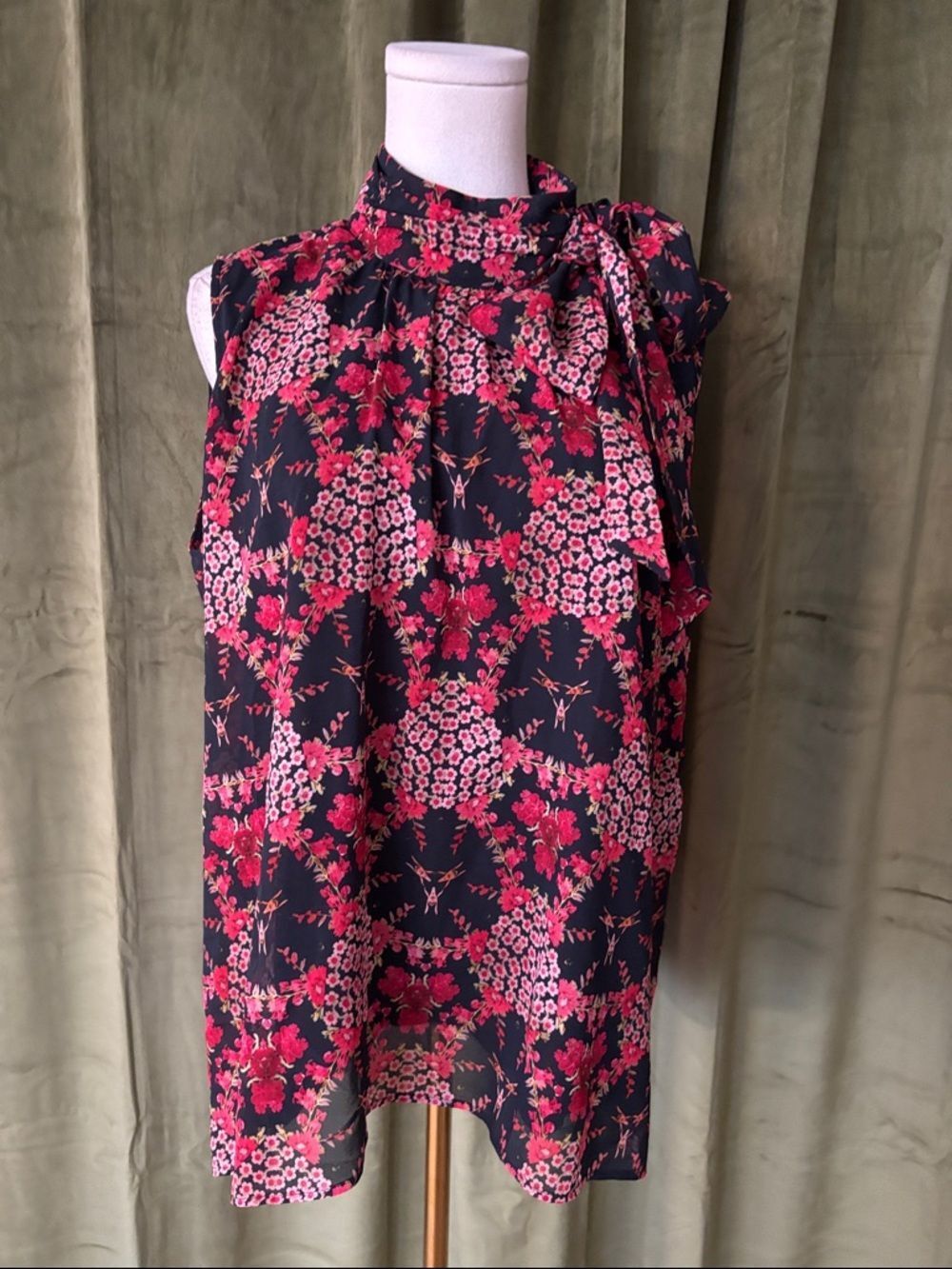 Max Volmary silk Sleeveless Tie-Neck Floral Camisole , US12